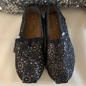Girls Toms Size 11T